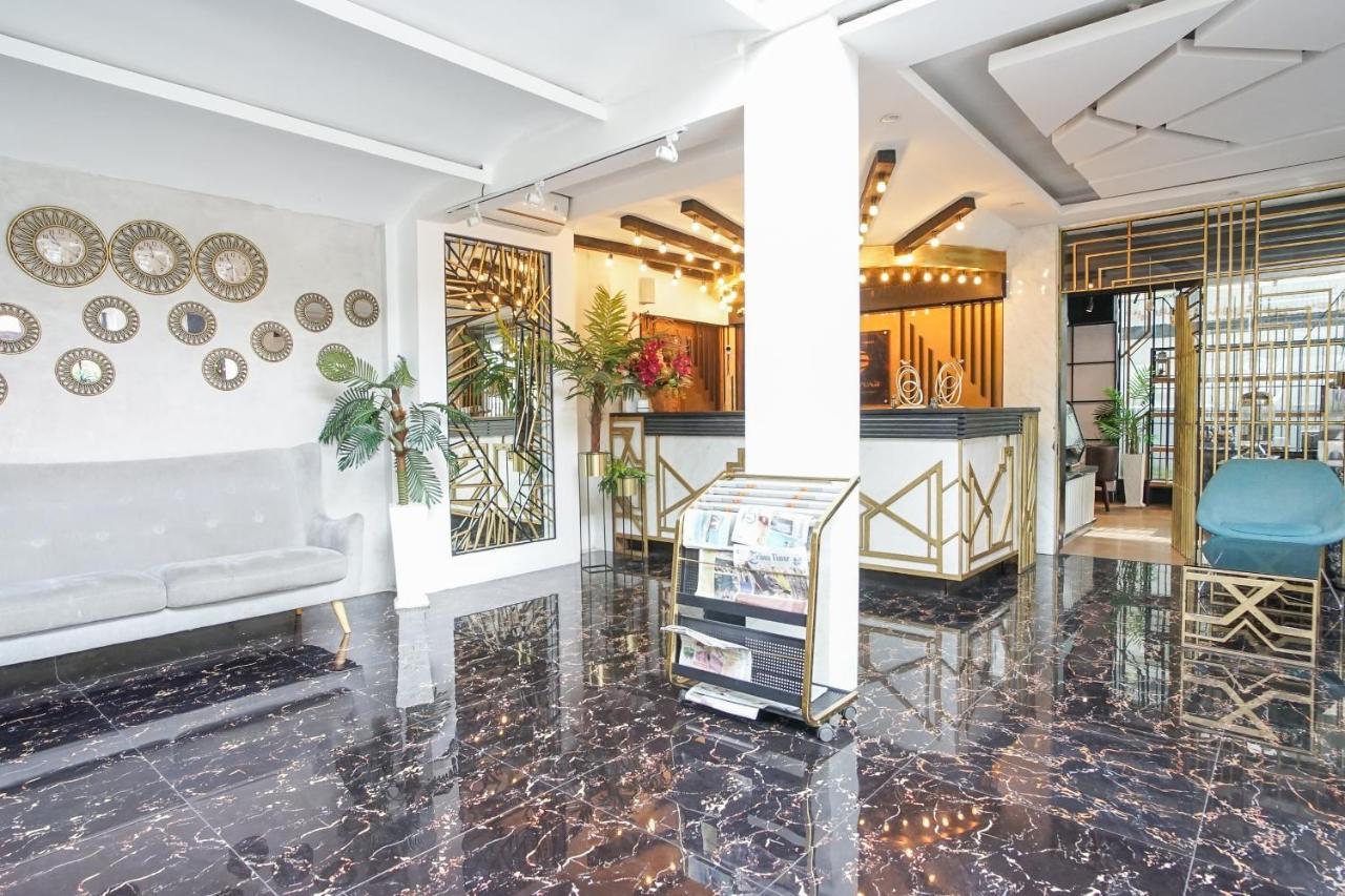 Hotel Sanrina Makassar Bagian luar foto