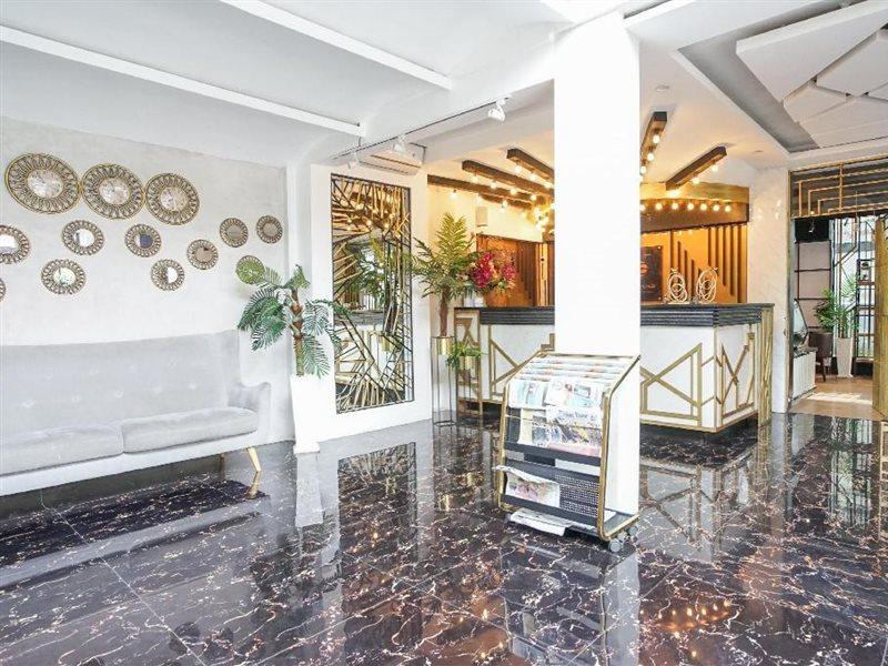 Hotel Sanrina Makassar Bagian luar foto