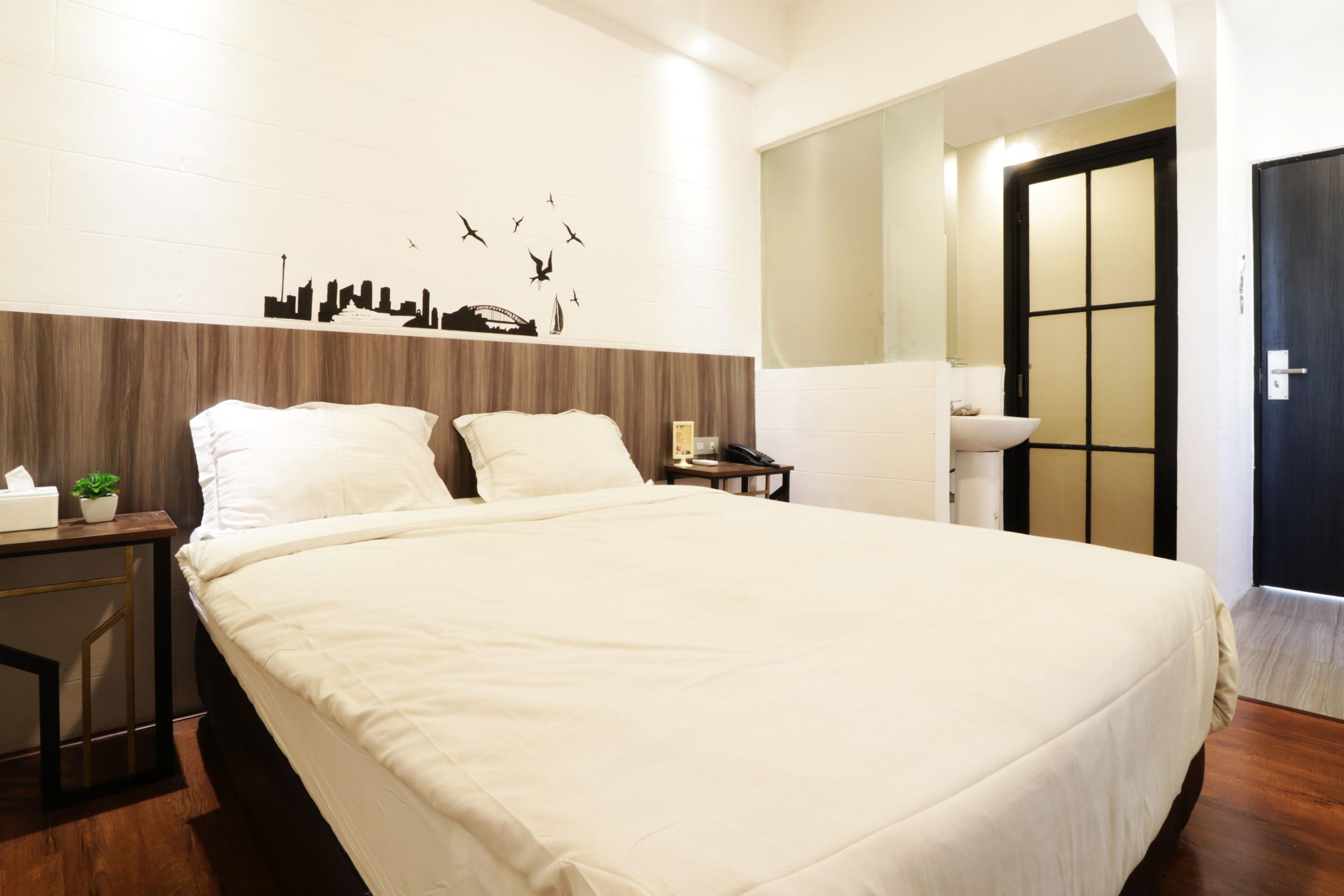 Hotel Sanrina Makassar Bagian luar foto
