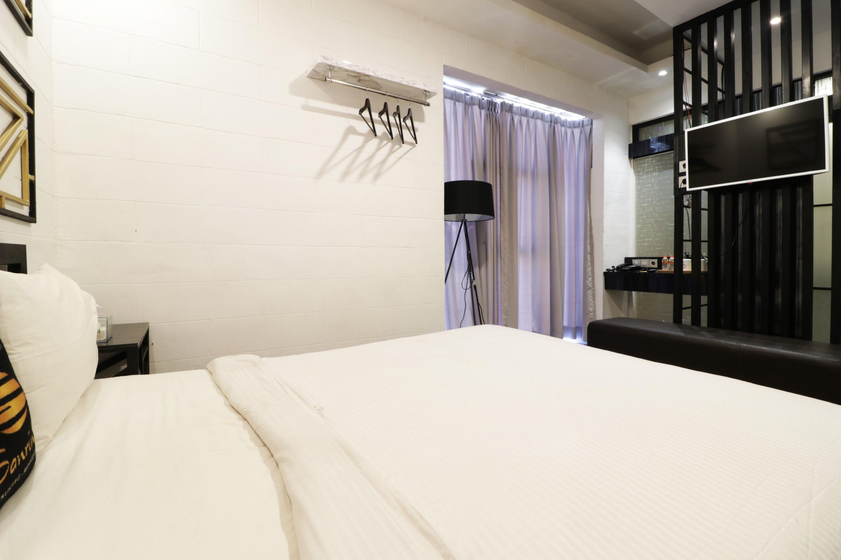 Hotel Sanrina Makassar Bagian luar foto