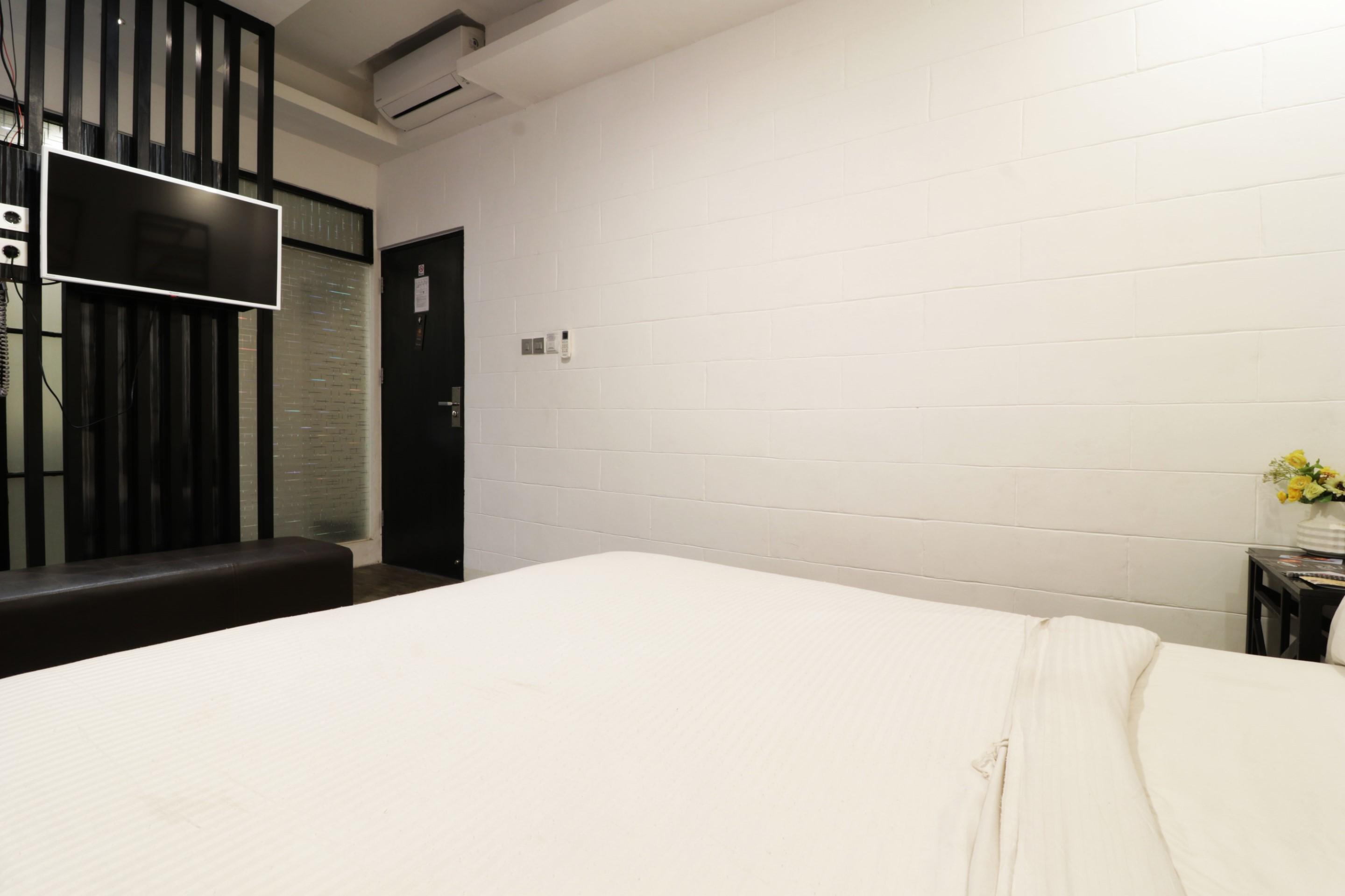 Hotel Sanrina Makassar Bagian luar foto