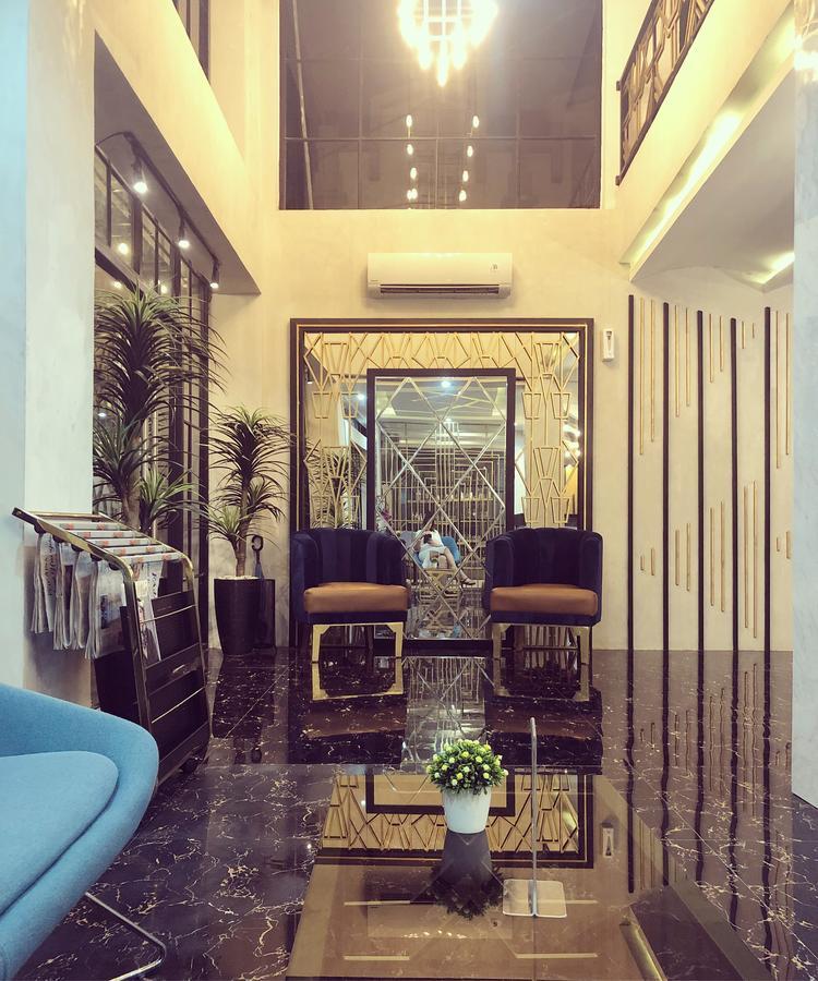 Hotel Sanrina Makassar Bagian luar foto